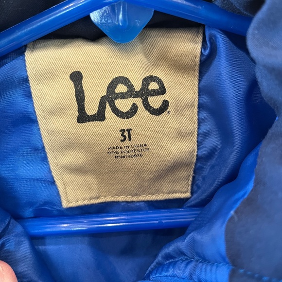 Lee toddler puffer vest 3T - Picture 2 of 5